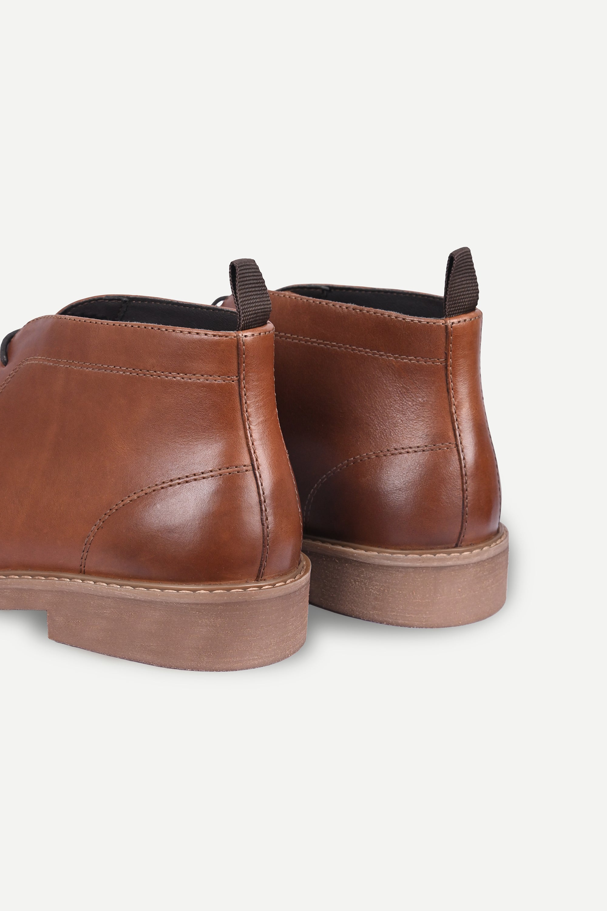 Arizona Leather Lace-Up Chukka Boots