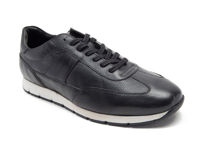mens black walking trainers